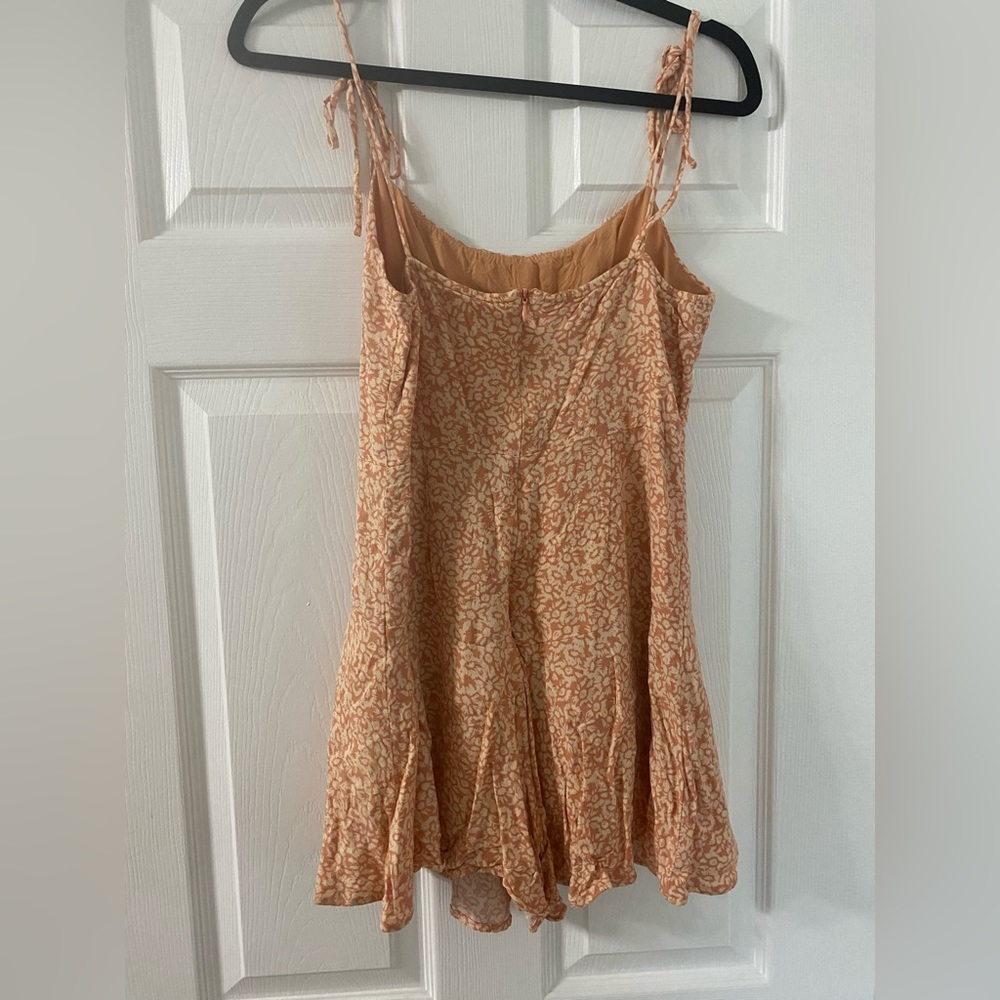 Romper - Picture 2 of 4